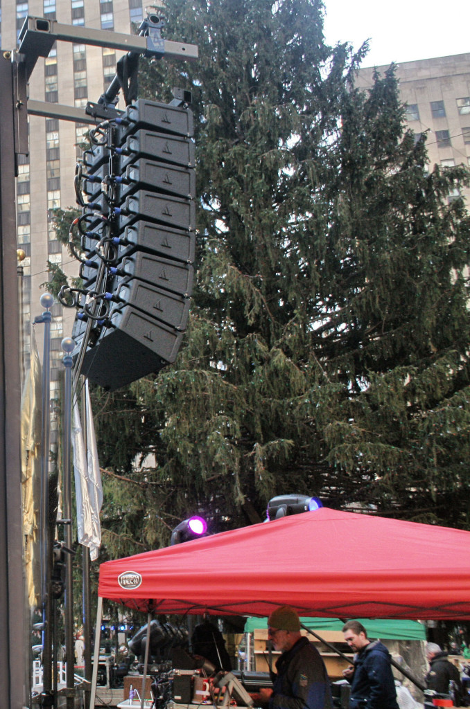 VUE Tree Lighting1