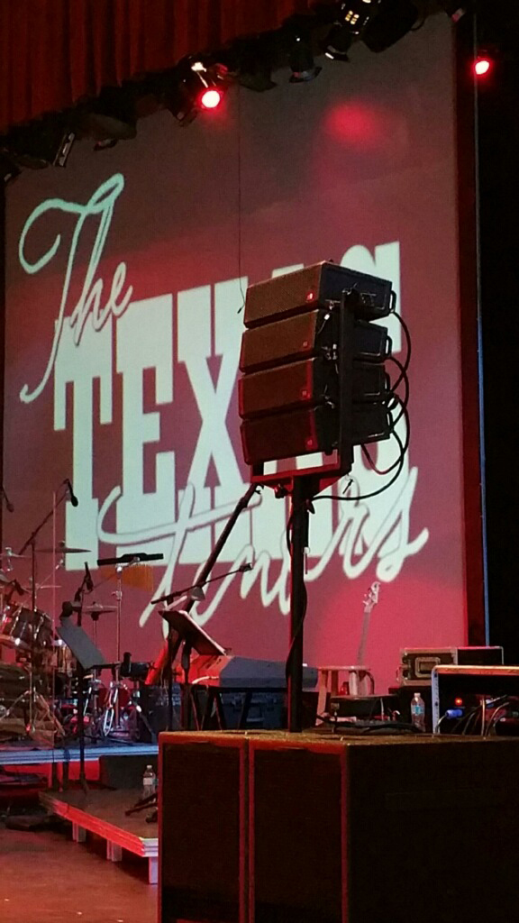 The Texas Tenors perform with Rockin Robin's al-4 system