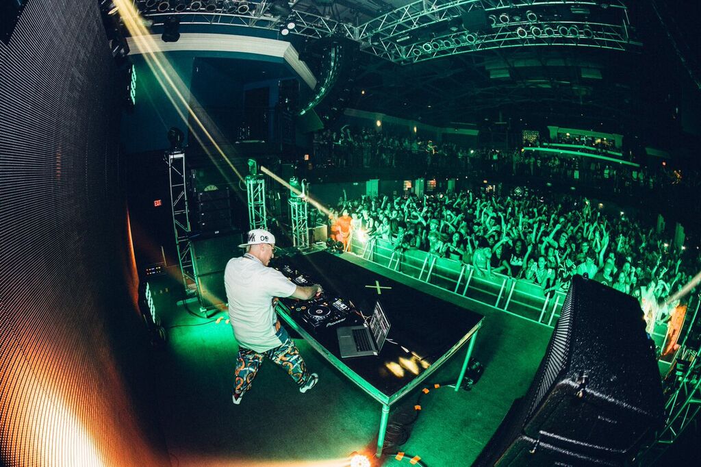 Brillz x Vue 5